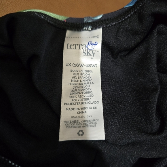 ⭐️40% Off⭐️ Terra & Sky Plus Tropical Floral Molded Cup One-piece Swimsuit - Picture 16 of 16